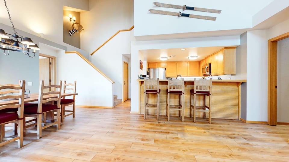 Indoors, Floor, Flooring, Hardwood, Dining Room