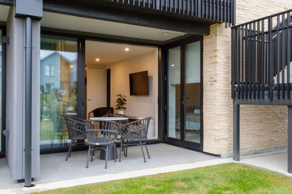 Outside patio with table seating 4
