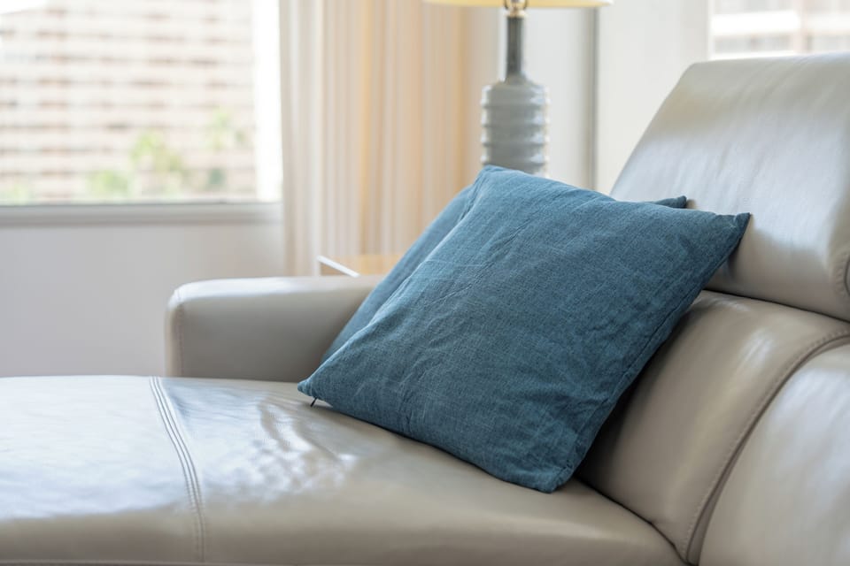 Comfort Apartment, City View | Living area