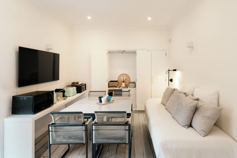 Superior Suite, 1 Queen Bed, Terrace, Garden View | In-room safe, soundproofing, free WiFi