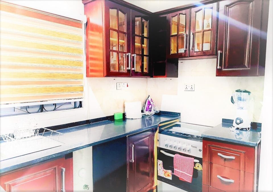 Cookware/dishes/utensils