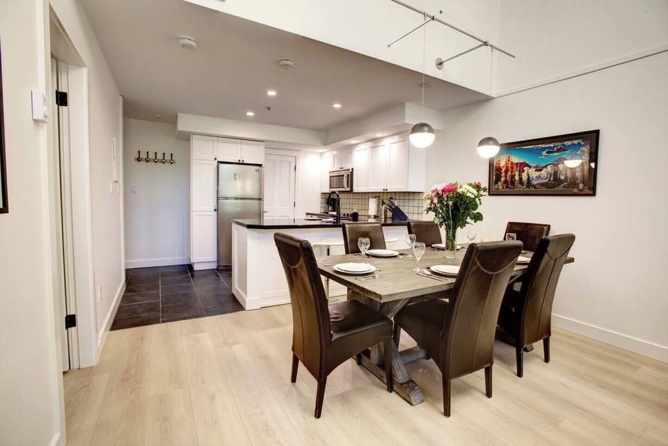 Open concept dining room with seating for 6