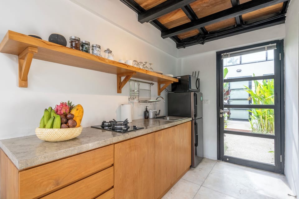Deluxe Loft, 1 Bedroom, Private Pool | Private kitchen | Full-size fridge, microwave, stovetop, coffee/tea maker