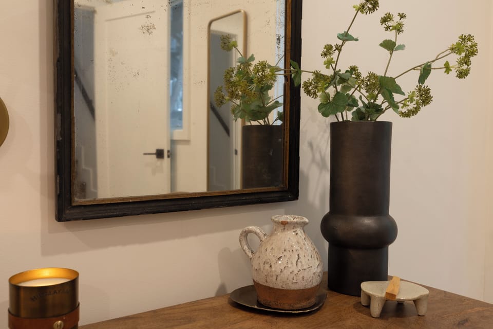 A quite corner in the garden suite to get ready for a lovely day seeing LA.