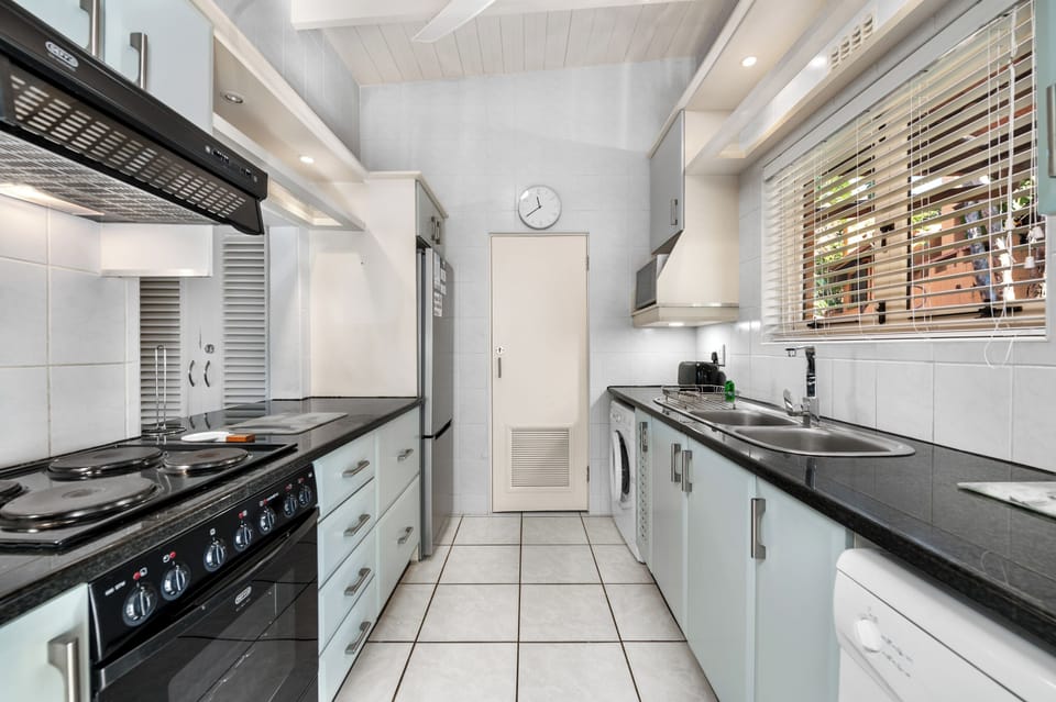 Standard Double Room, 2 Bedrooms | Private kitchen | Electric kettle