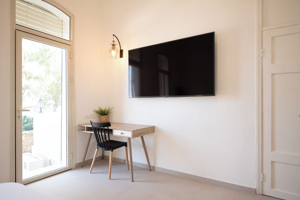 Luxury Apartment, Balcony, Sea View | 1 bedroom, desk, iron/ironing board, cribs/infant beds