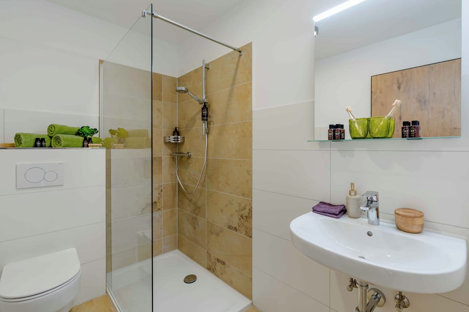 Shower, towels