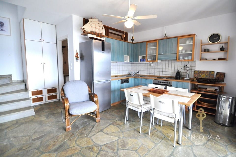 Family House, Harbor View | Private kitchen