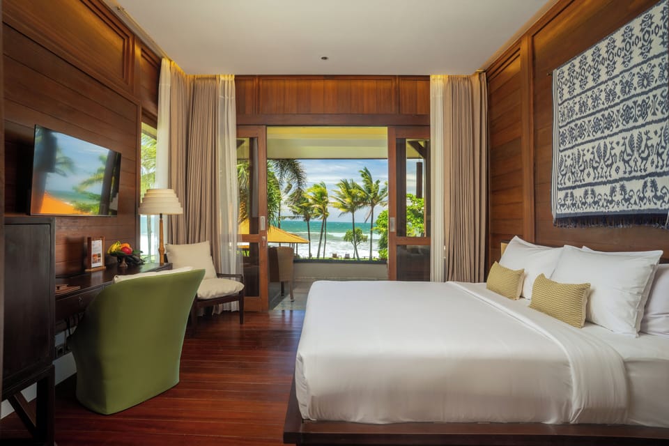 Signature Cabin Ocean View | Select Comfort beds, minibar, in-room safe, free WiFi