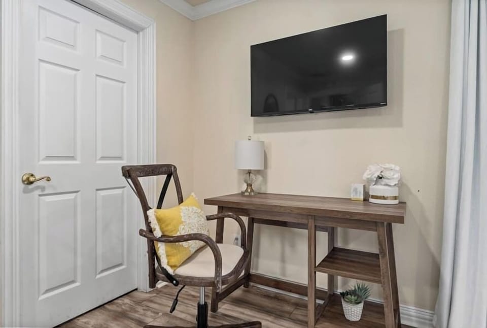 Desk Area in Bedroom 1