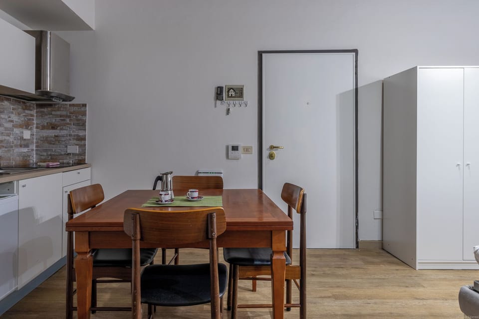 Apartment | Living area | Flat-screen TV
