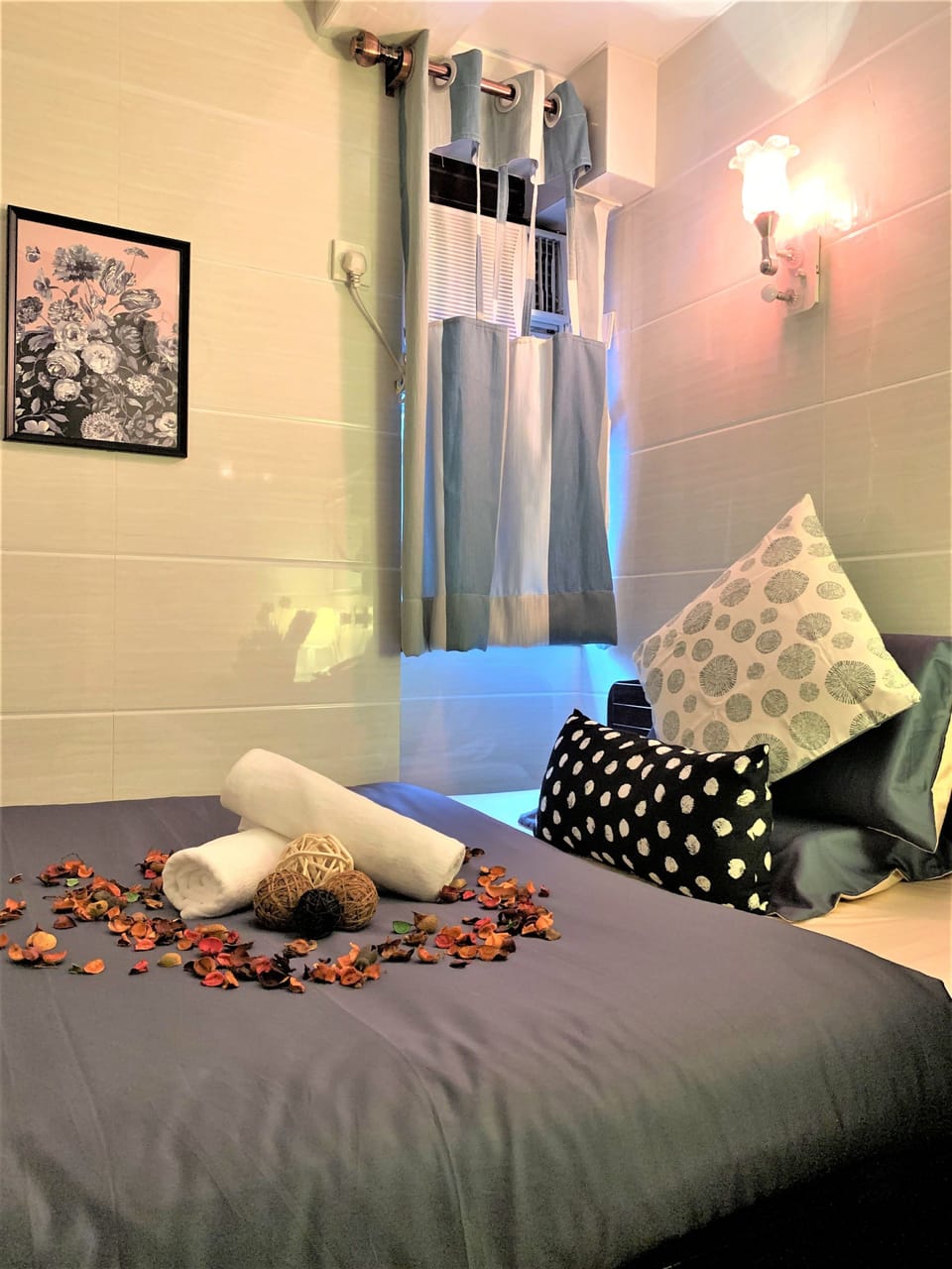 Deluxe Double Room, 1 Double Bed | In-room safe, desk, free WiFi, bed sheets