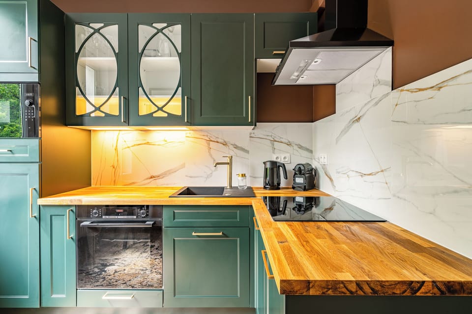 Comfort Apartment, 2 Bedrooms | Private kitchen | Fridge, stovetop, electric kettle, cookware/dishes/utensils