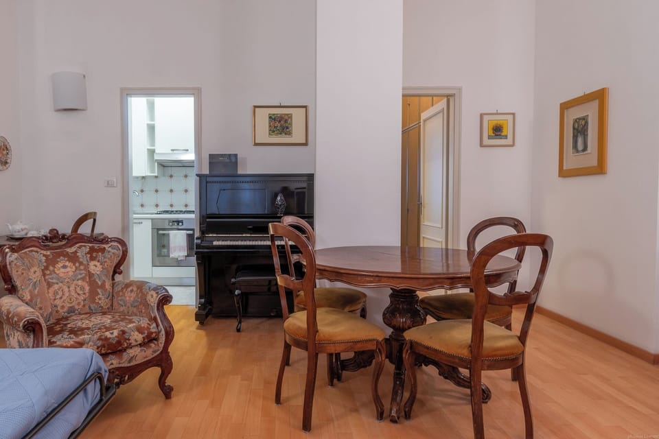 Apartment | Living area | Flat-screen TV