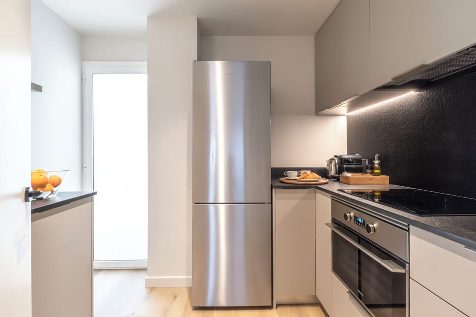 Superior Apartment | Private kitchen | Full-size fridge, microwave, oven, stovetop