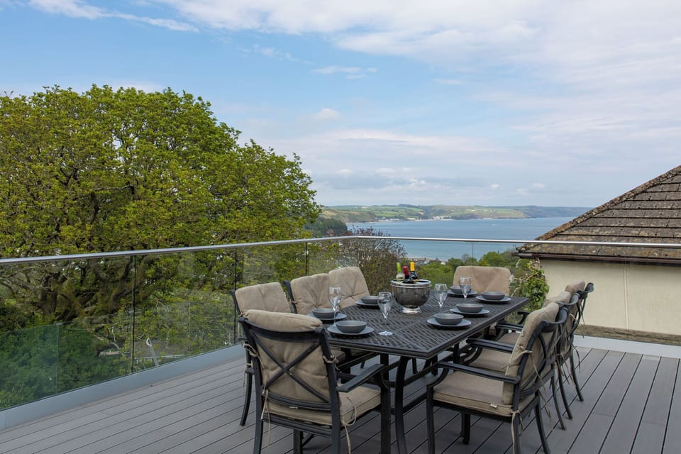 Sea Views, Close to Beach and Village