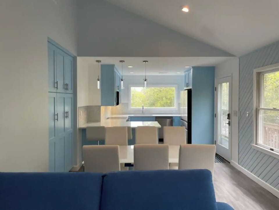 Open floor plan with room for everyone!