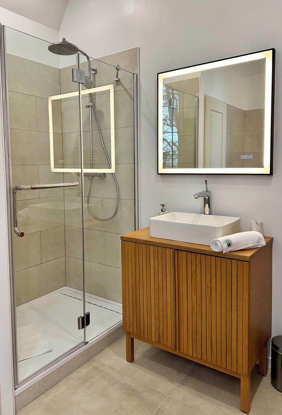 Premium Cottage, Park View | Bathroom | Free toiletries, hair dryer, towels, soap