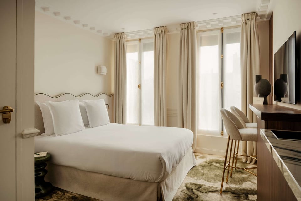 Premium bedding, individually decorated, individually furnished, desk