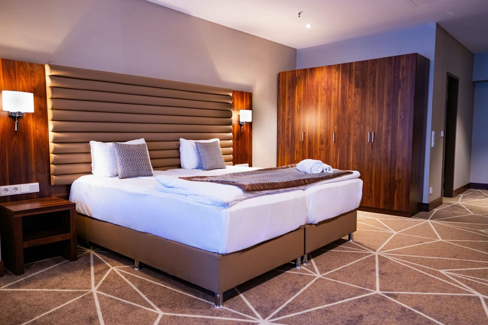Comfort Room | Blackout drapes, soundproofing, free WiFi, bed sheets