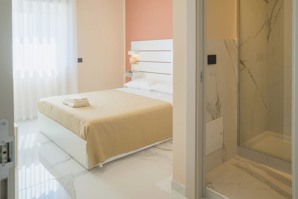Minibar, blackout drapes, soundproofing, free WiFi