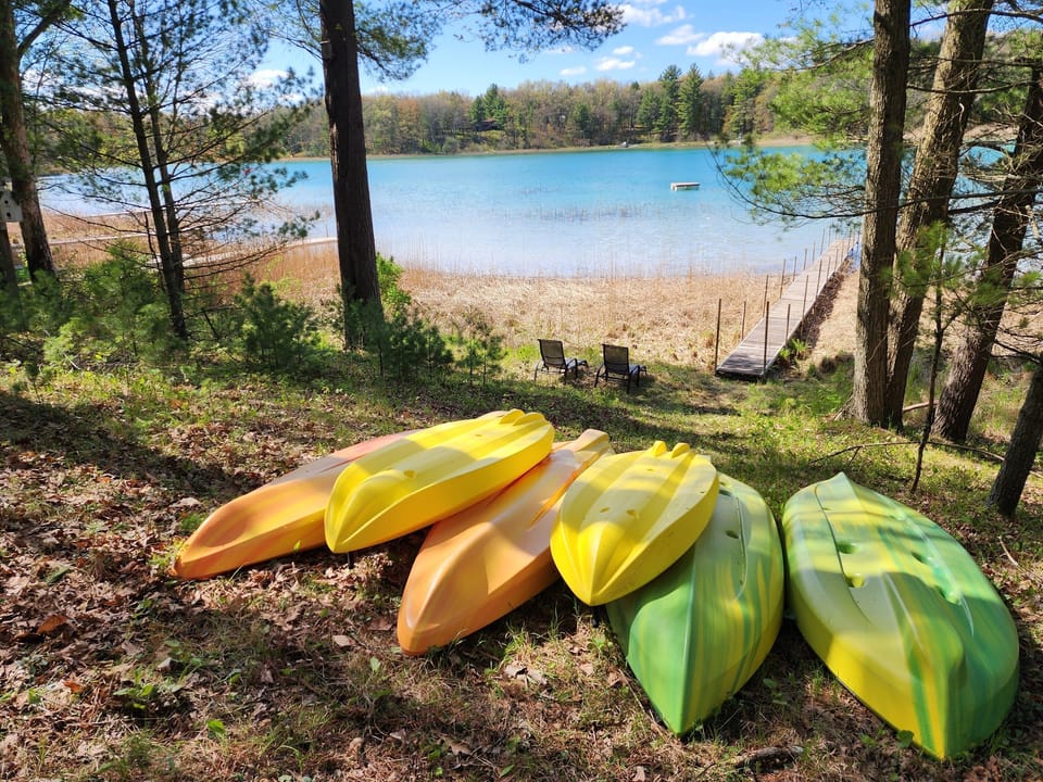 6 kayaks for you to use