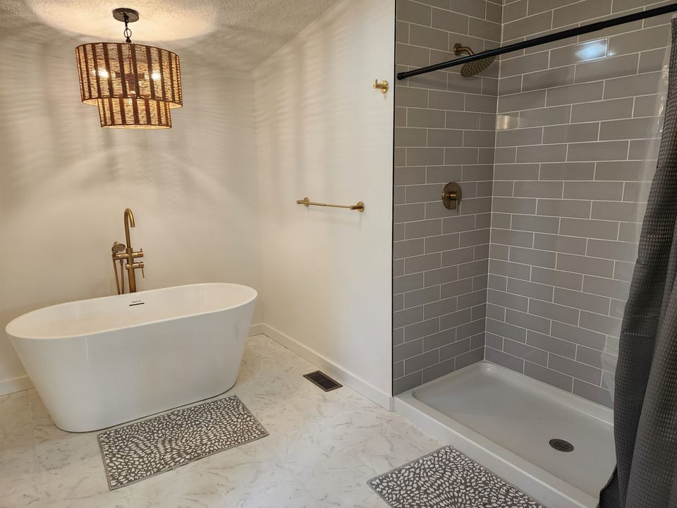 Master bathroom with shower & soaking tub