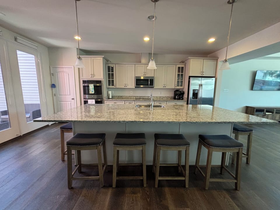 Kitchen, with large island.