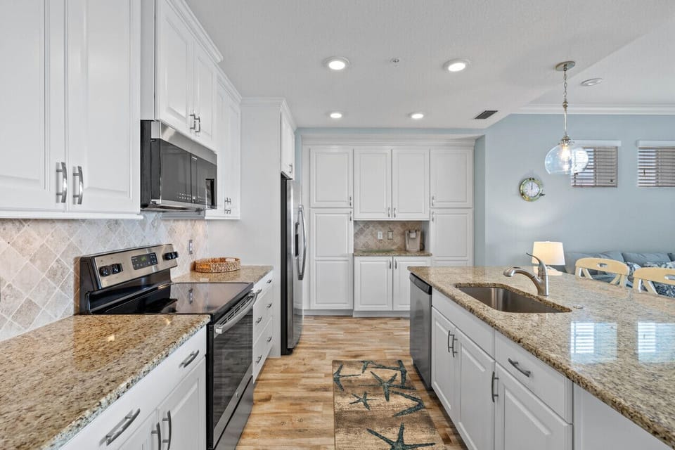 ​Fully stocked kitchen