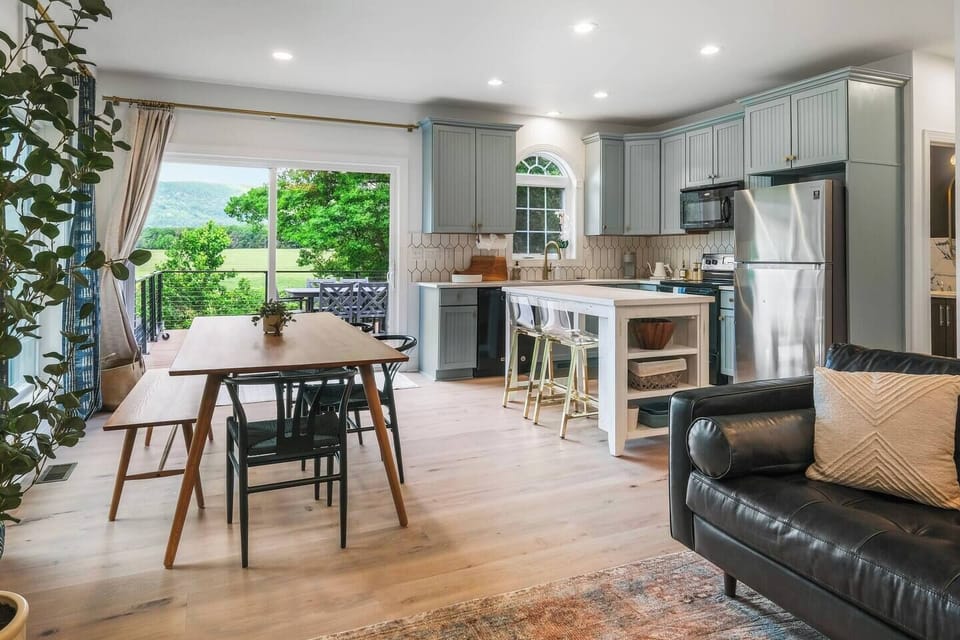 The open floor plan makes for great family and friend gatherings