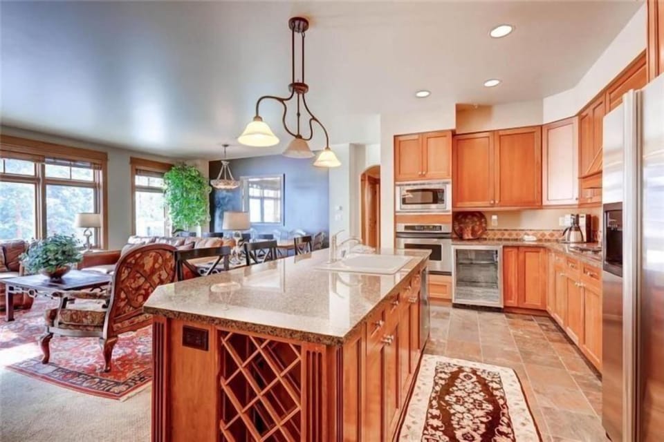 Condo (Ski in, ski out 3 Bedroom at Lone Eag) | Exterior