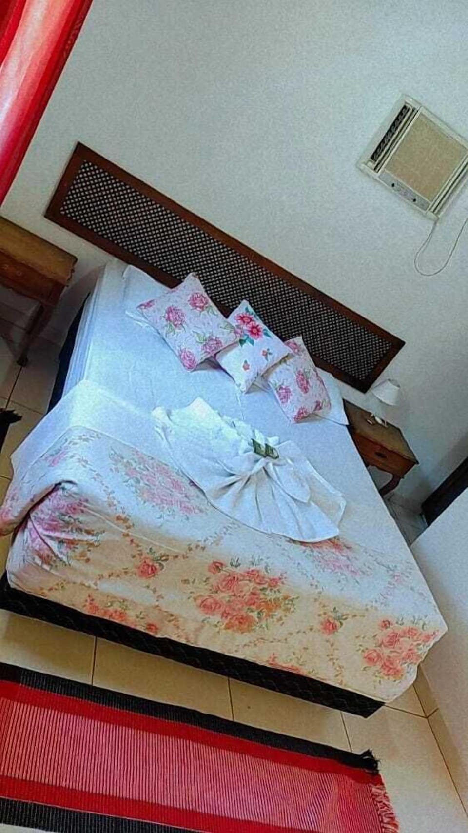 Comfort Triple Room | Blackout drapes, iron/ironing board, free WiFi, bed sheets