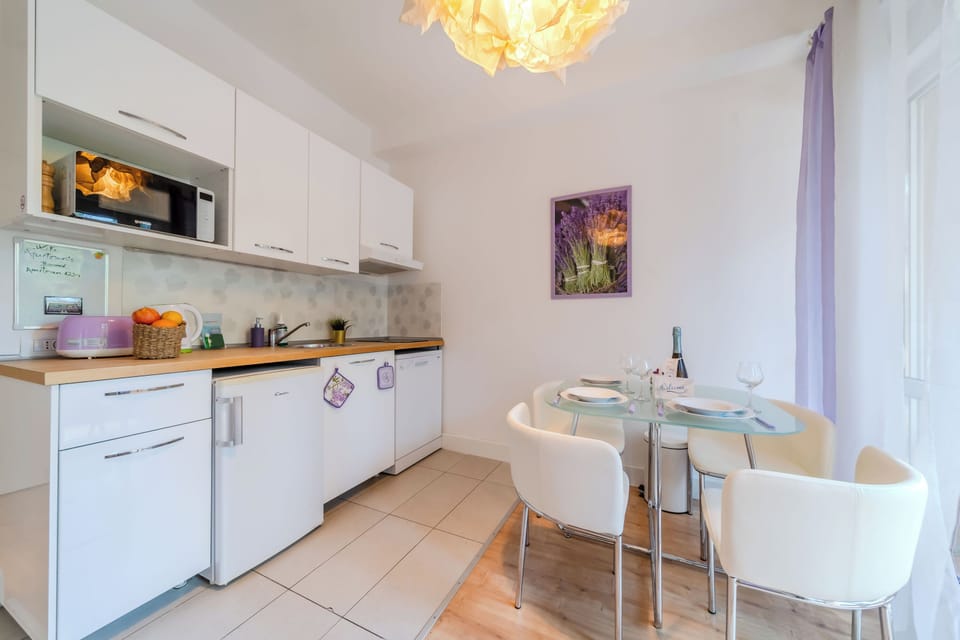 Kitchen and dining area