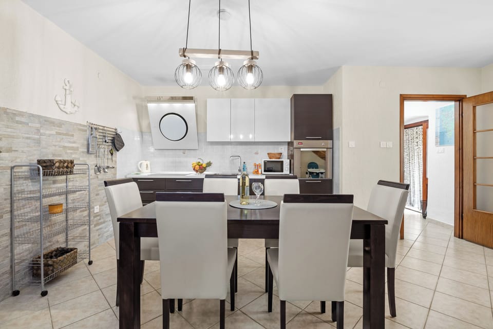 Kitchen and dining area