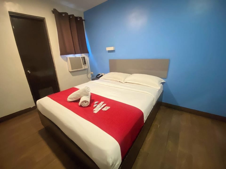Deluxe Double or Twin Room | Desk, laptop workspace, free WiFi