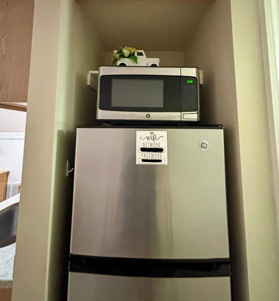 Fridge & Microwave