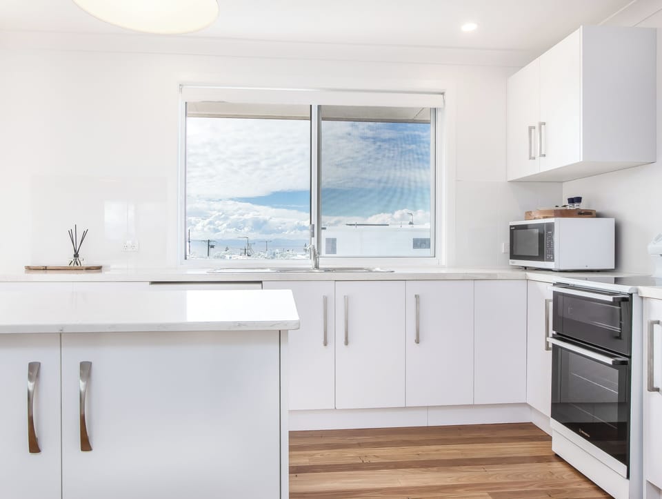 House, 4 Bedrooms, Balcony, Ocean View | Private kitchen | Electric kettle, toaster