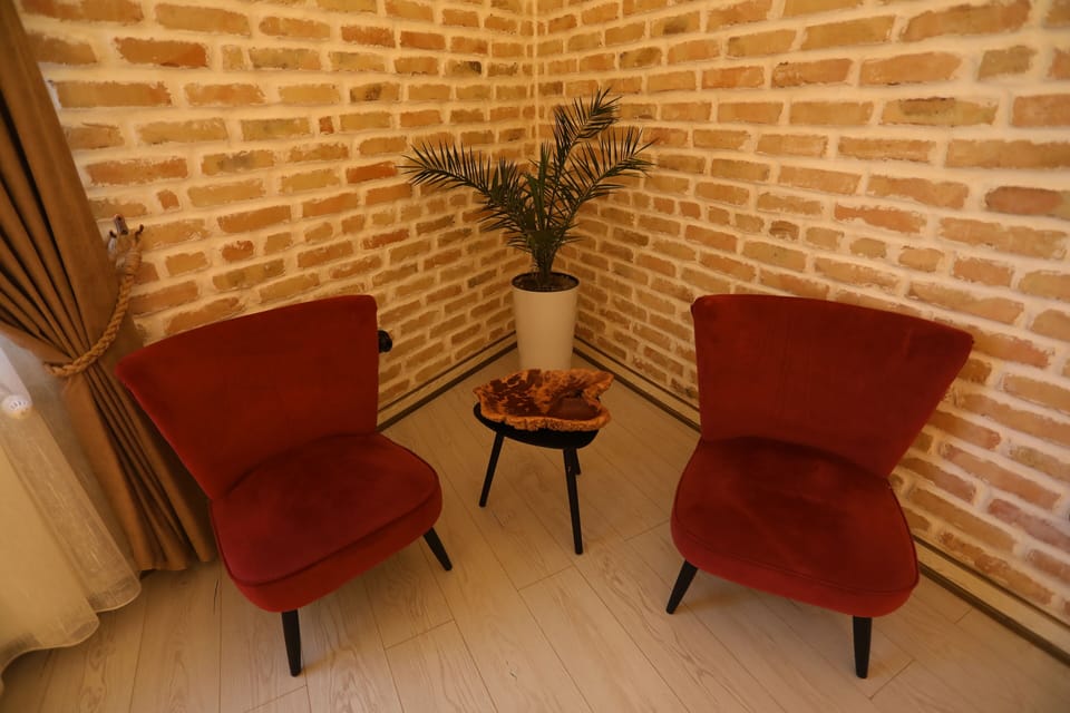 Luxury Suite, City View | Soundproofing, WiFi (free), bed sheets