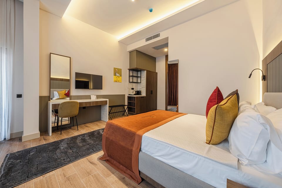Standard Room, City View | Egyptian cotton sheets, premium bedding, soundproofing, free WiFi
