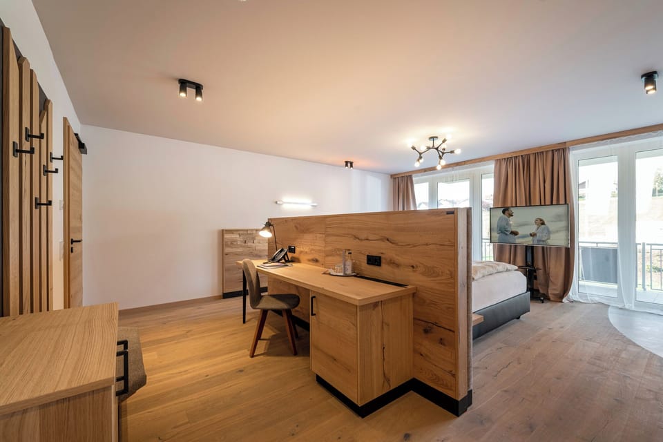 Superior Double Room, Balcony | Hypo-allergenic bedding, in-room safe, desk, laptop workspace