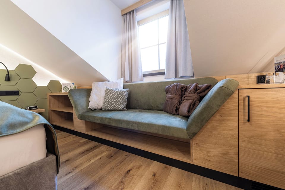 Basic Double Room | Hypo-allergenic bedding available, in-room safe, laptop workspace