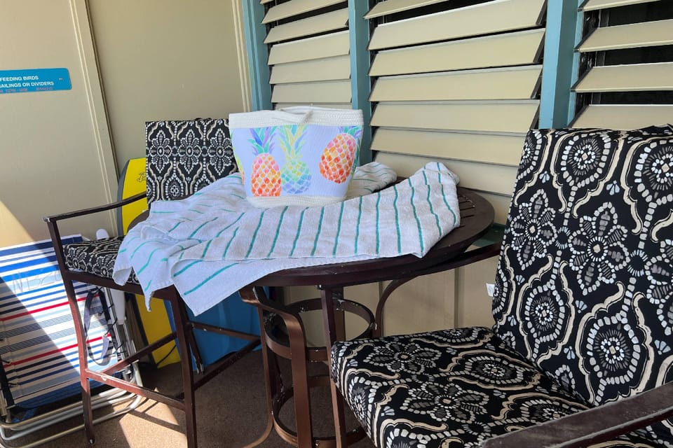 Lanai Seating
