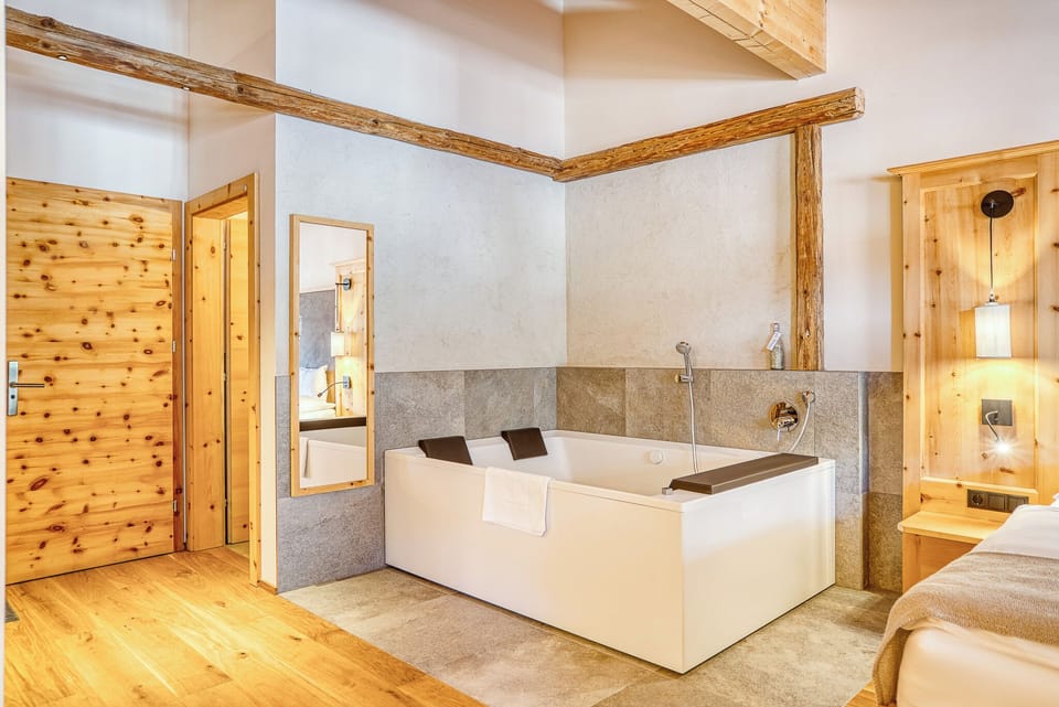 Studio Suite | In-room safe, desk, soundproofing, free WiFi