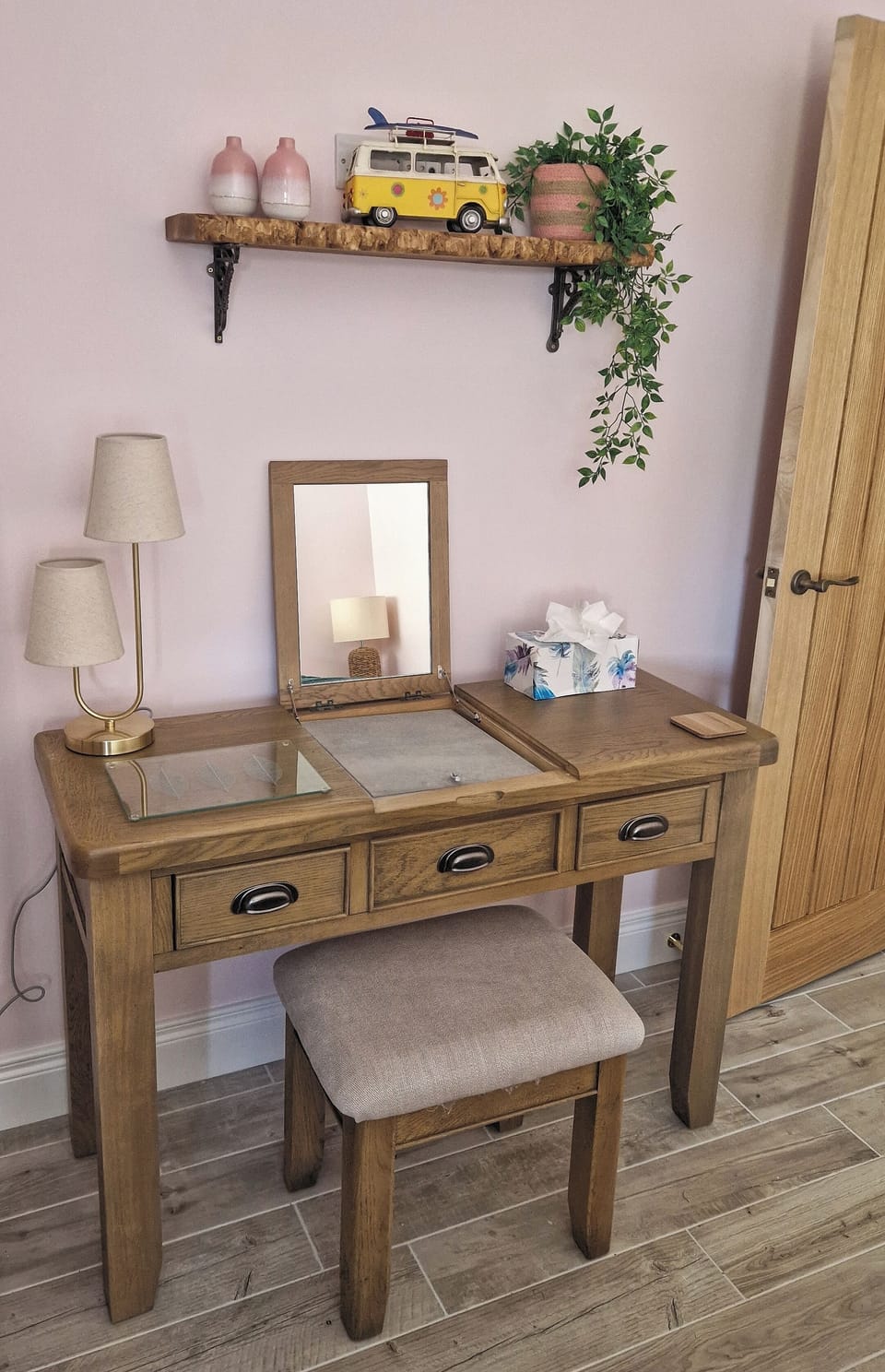 Apartment, 1 Bedroom | 1 bedroom, desk