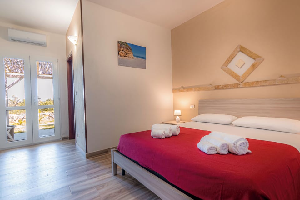 Standard Room, Garden View | In-room safe, desk, soundproofing, free WiFi