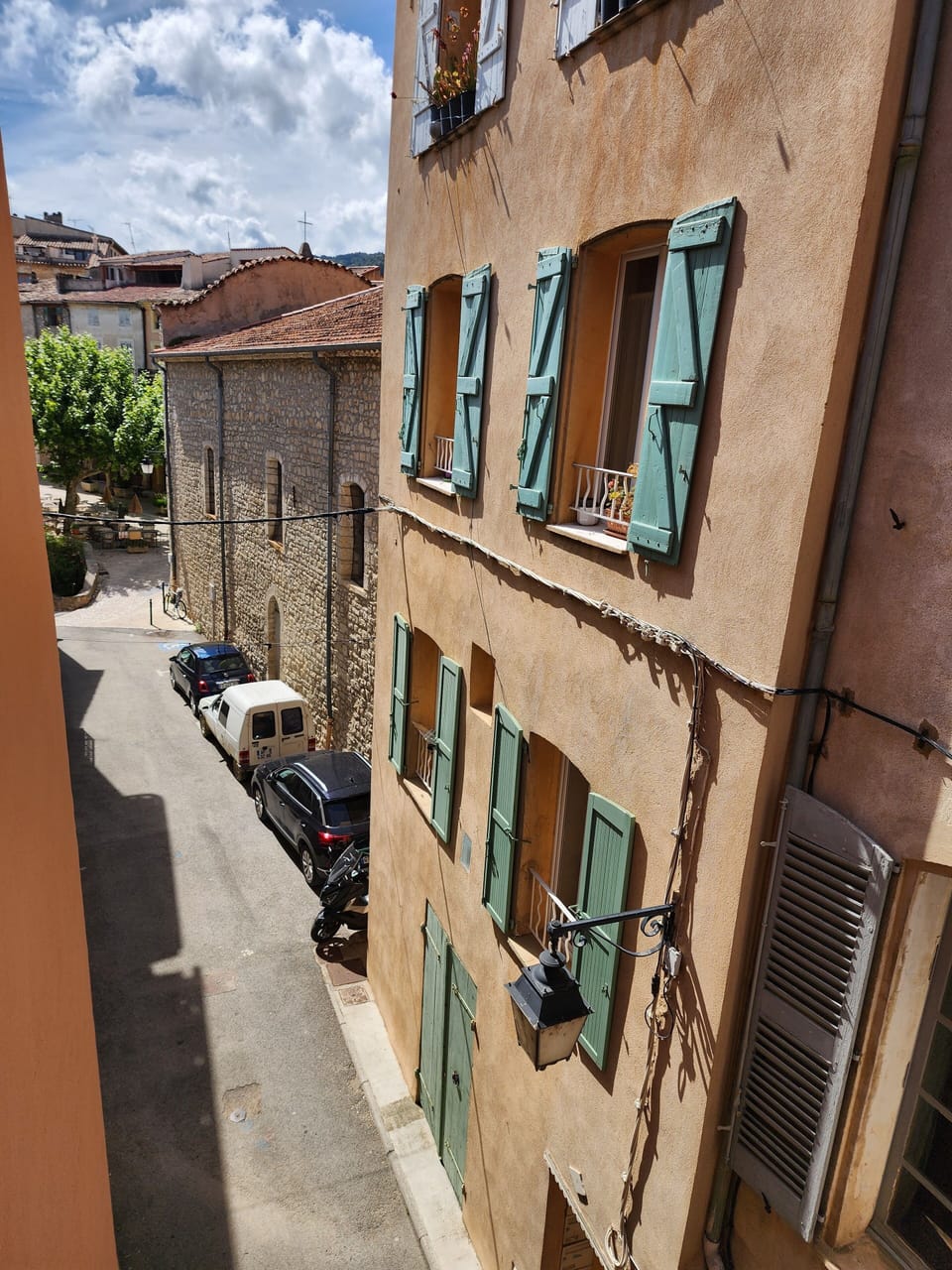Exclusive Double Room | Street view
