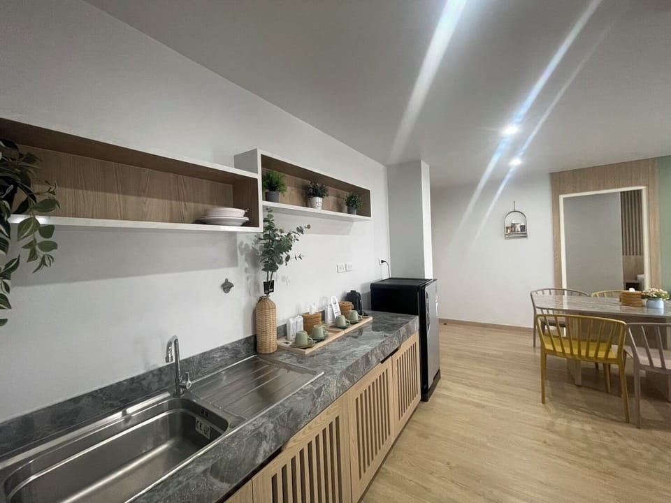 Family room | Private kitchen