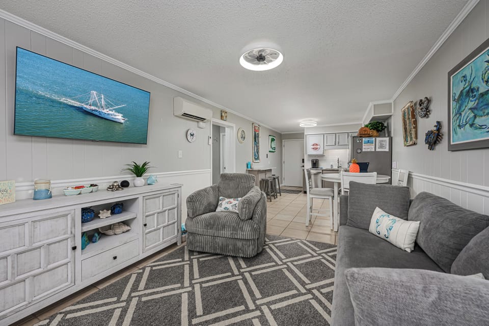 Family Room (1)