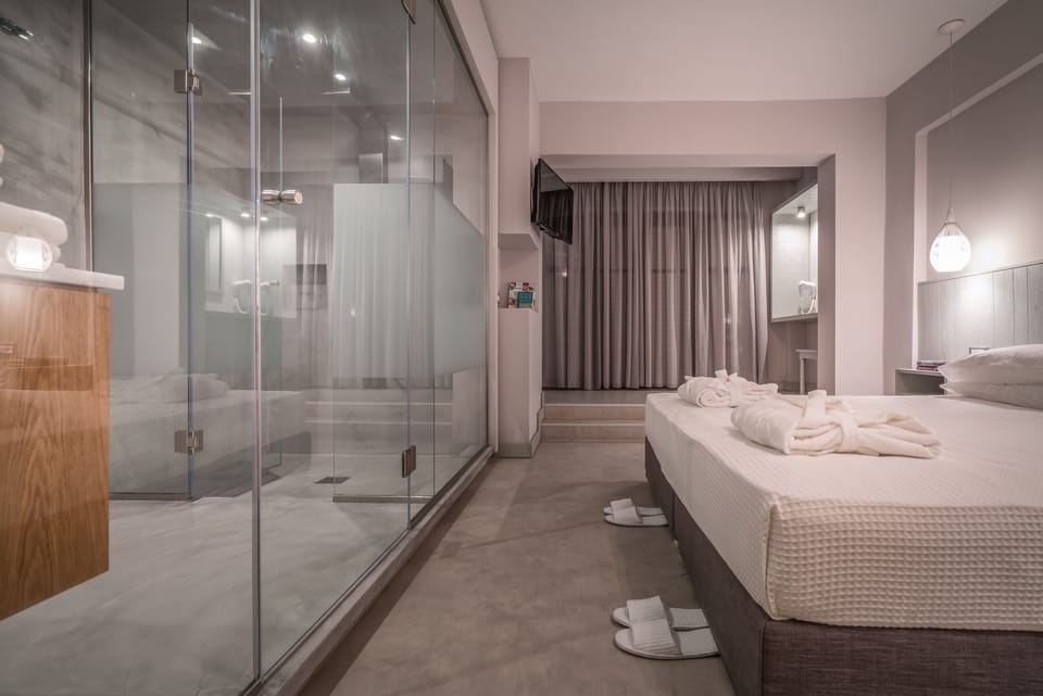 Swim Up Junior Suite, Sharing pool | In-room safe, desk, free WiFi, bed sheets