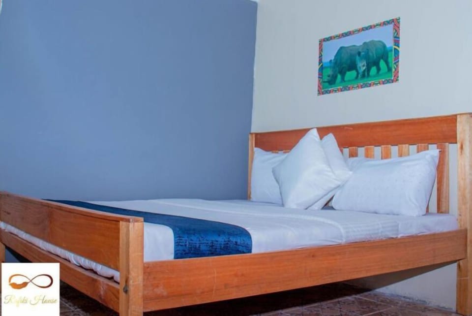Deluxe Double Room, Garden View | Individually decorated, individually furnished, blackout drapes